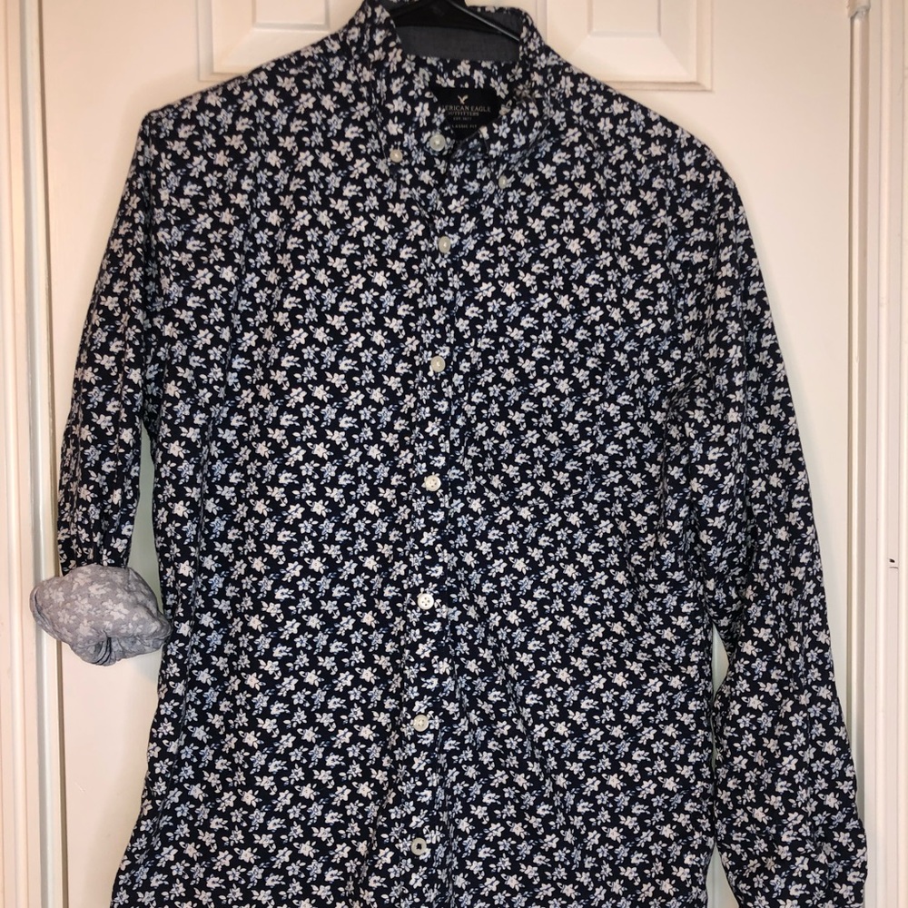 American Eagle Floral Button Down